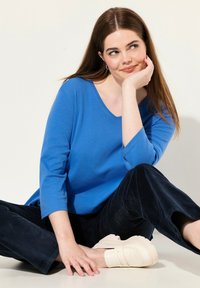 Ulla Popken GROSSE GRÖSSEN - Maglietta a manica lunga - cornflower blue