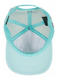 Cappello azzurro chiaro con visiera curva. L'interno è rivestito in tessuto a rete traspirante e satinato. Cinghia regolabile sul retro.