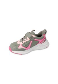 Szare i różowe buty sportowe z siateczkową cholewką i paskiem na rzep, charakteryzujące się białą podeszwą środkową oraz różowymi akcentami na podeszwie i bokach.