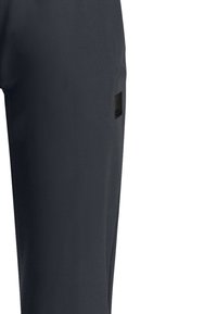 Donkergrijze broek van gladde stof, met een rechte snit, een discreet patchvak aan de zijkant en een klein zwart labeldetail.