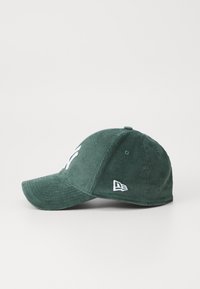 New Era 39THIRTY® UNISEX - Șapcă - dark green/white