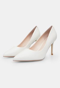 Bata Classic heels - white