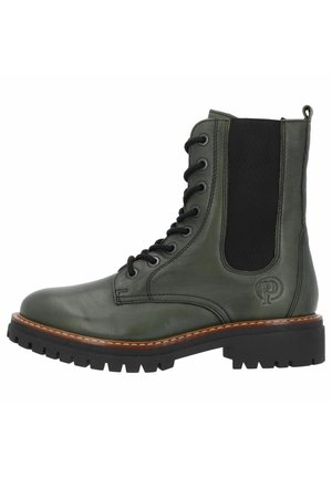 Mørkegrøn læderstøvle med snørebånd, sort elastisk sidepanel, chunky sort sål og brune sømdetaljer.