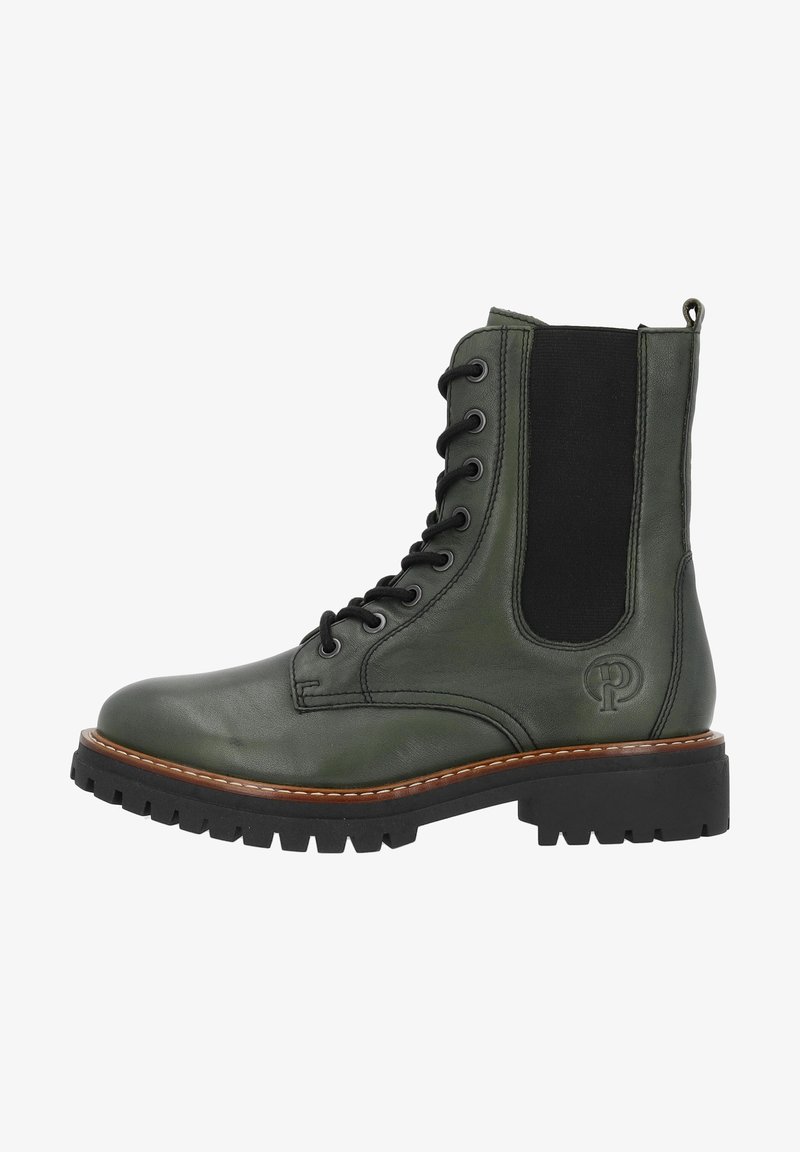Botte de combat en cuir vert foncé à lacets, avec panneau latéral élastique noir, semelle noir épaisse et détail de couture marron.