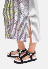 Marc Cain Strickkleid - lavender macaron