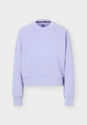 Ανοιχτό μοβ φούτερ μακρυμάνικο με στρογγυλή λαιμόκοψη, με ριμπ μανσέτες και στρίφωμα, μικρό ανάγλυφο λογότυπο στο κέντρο του στήθους.