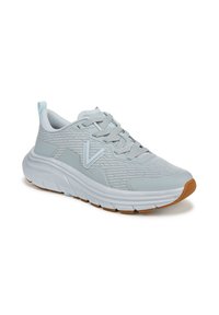 Scarpe sportive grigio chiaro con tomaia in rete testurizzata, suola in gomma, dettagli blu e design ammortizzato. Presenta chiusura con lacci e dettaglio del logo.