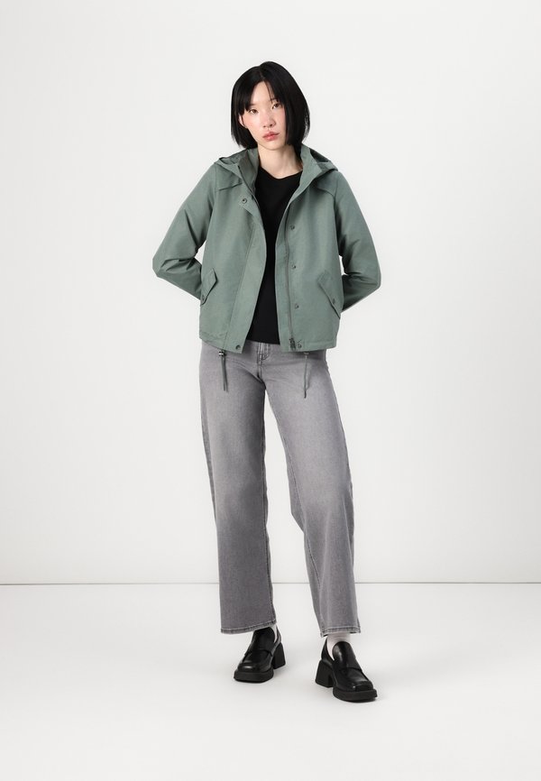 VMZOA SHORT - Light jacket - laurel wreath2