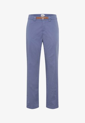 Blå bukser med lige ben, bæltestropper og et lysebrunt bælte, med frontlynlås og knaplukning.