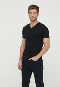 Lee Cooper AJESSY - T-shirt basique - noir