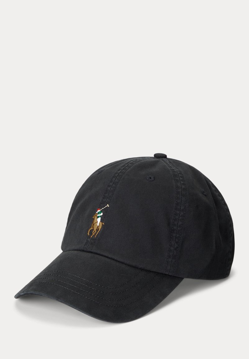 Schwarze Baseballkappe mit gesticktem Logo eines Polospielers auf einem Pferd mit Schläger vorne.