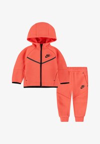 Neselectat, magic ember