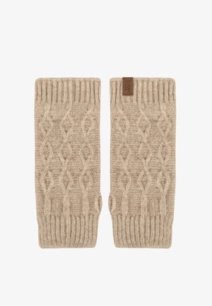 Een paar beige gebreide vingersloze wanten met een diamanten kabelpatroon en geribbelde randen, voorzien van een klein bruin merkje.