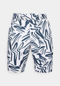 Calções masculinos em tecido branco com um padrão abstrato de ondas em azul marinho. Design clássico com fecho de botão e parte da frente lisa.