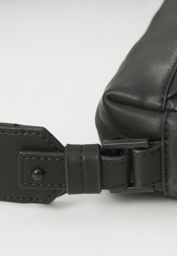 MUST MONO CAMERA BAG - Cross body bag2