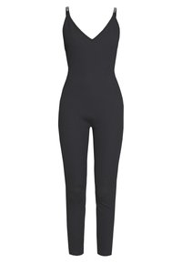 Černý žebrovaný overal s přiléhavým střihem, výstřihem do V a nastavitelnými ramínky. Tkanina vypadá elasticky a hladce.