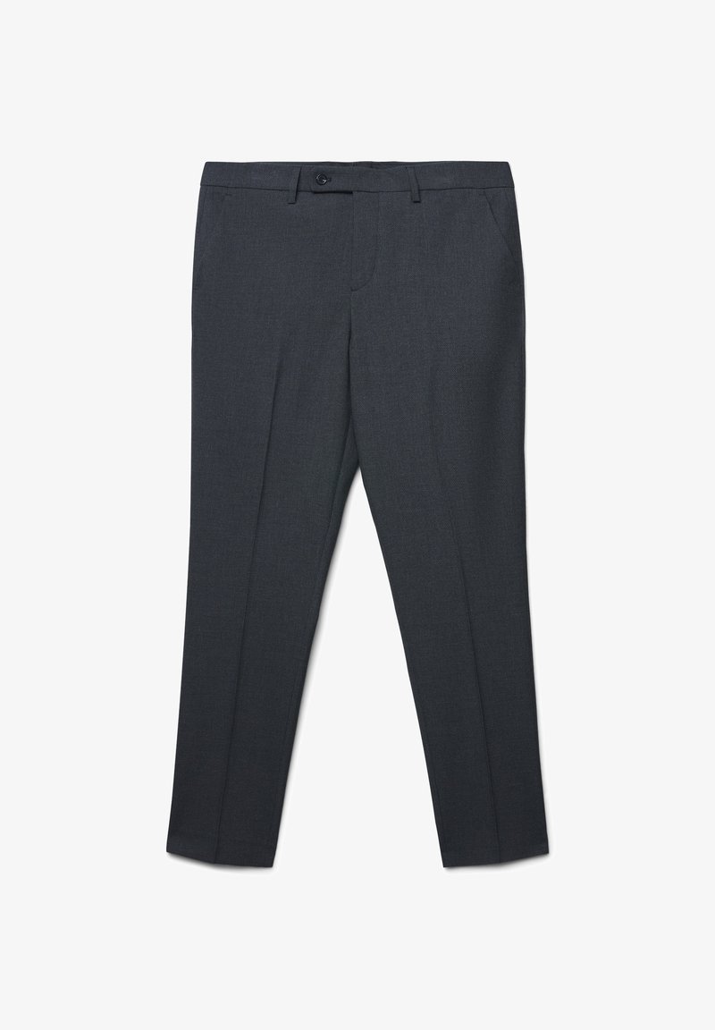 Dunkelgraue, maßgeschneiderte Anzughosen mit Seitentaschen und einem geknöpften Bund, flach auf einem weißen Hintergrund ausgelegt.