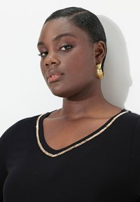 Ulla Popken BEADED NECKLINE SHORT SLEEVE  - Triko s potiskem - black