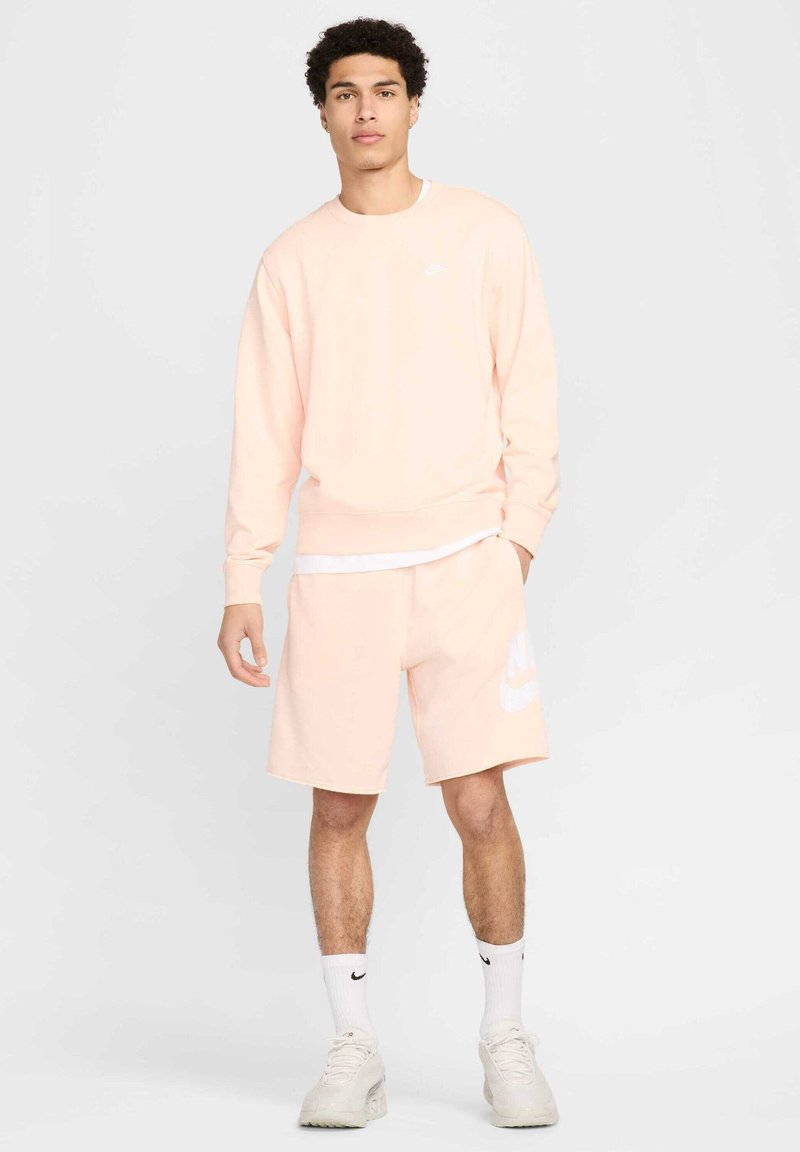 Nike Sportswear Shorts koraalrood Nike Sportswear Shorts koraalrood