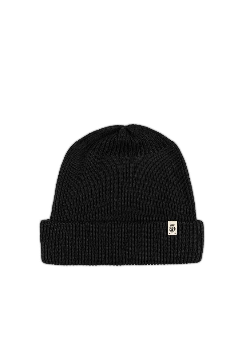 Schwarze Strickmütze mit einem gerippten Design und einem umgeschlagenen Rand. Verfügt über ein kleines Etikett mit einem Logo an der Seite. Weiche Textur.