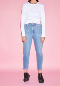 ARMEDANGELS Mammajeans - light-blue denim