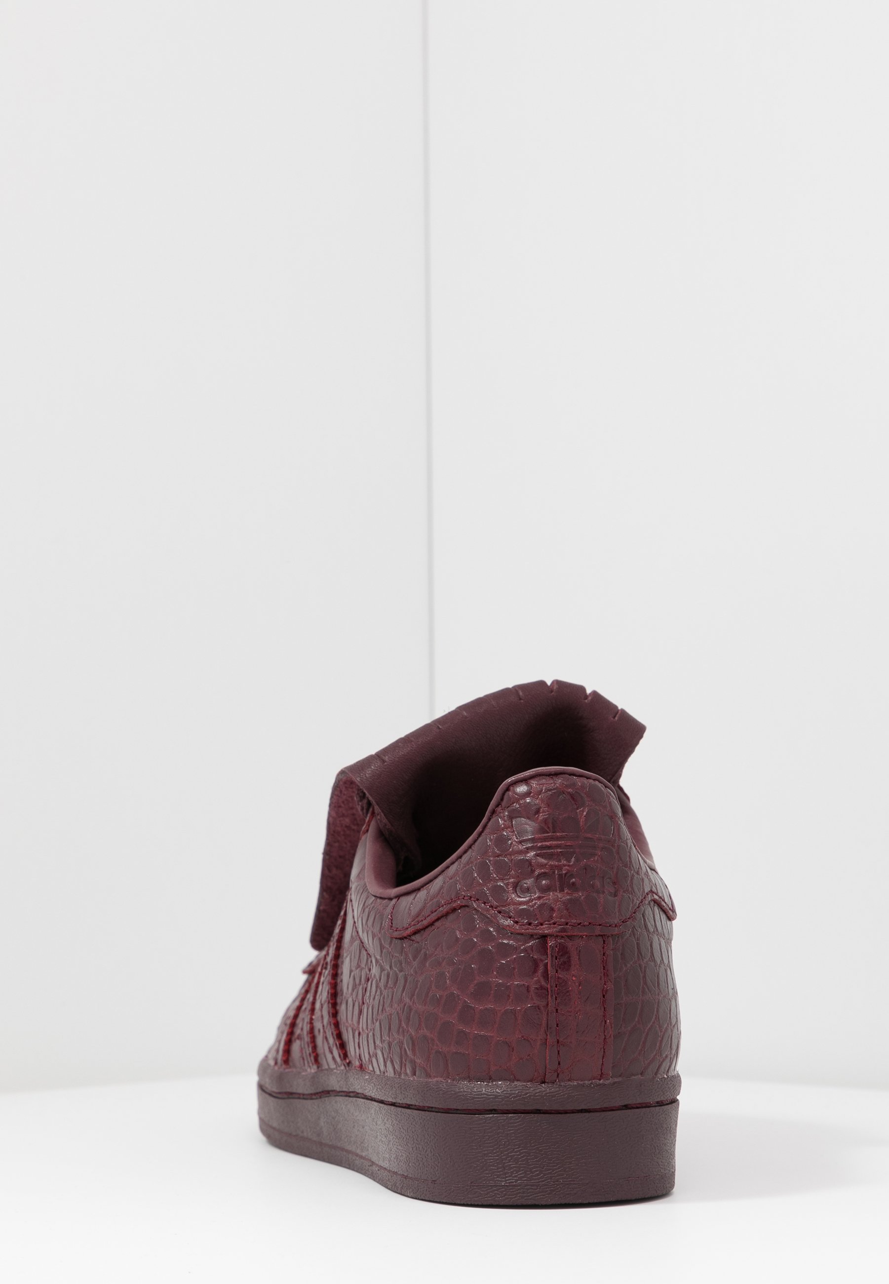 original superstar slip on marron