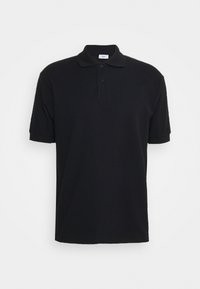 Polo noir avec un col classique, manches courtes, deux boutons à l'avant, en coton, présentant une texture lisse et un design simple.