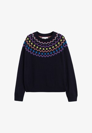 Marineblauwe trui met een ronde halslijn, lange mouwen en meerkleurige sterrenpatronen rond de bovenkant. Zachte textuur, gebreid materiaal.