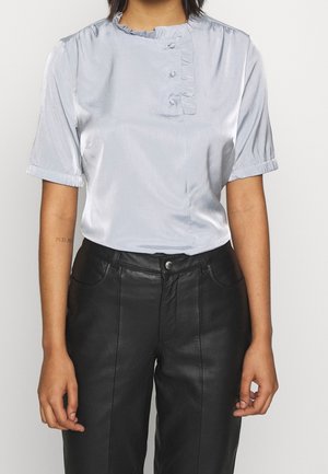 Blus - blue