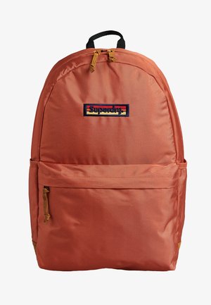 EASTPAK SMALLKER PAK’R N°1 SUR LE MARCHE EASTPAK SMALLKER PAK’R N°1 SUR LE MARCHE