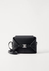 Unselected, black