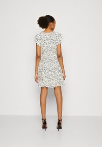 VILA VIFINI WRAP SHORT DRESS - Dienas kleita - birch