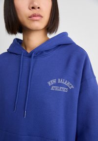 New Balance GRAPHIC - Sweatshirt - blue