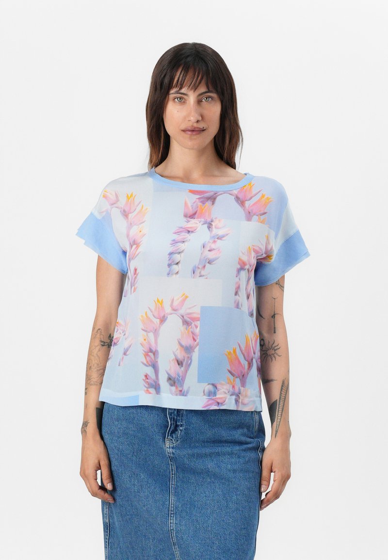 Marc Cain Blouse lichtblauw Marc Cain Blouse lichtblauw