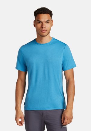 - T-shirt basic