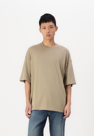 JJECHARGE TEE O-NECK - Basic T-shirt - coriander