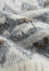 Džemper - ecru fairisle cable knit