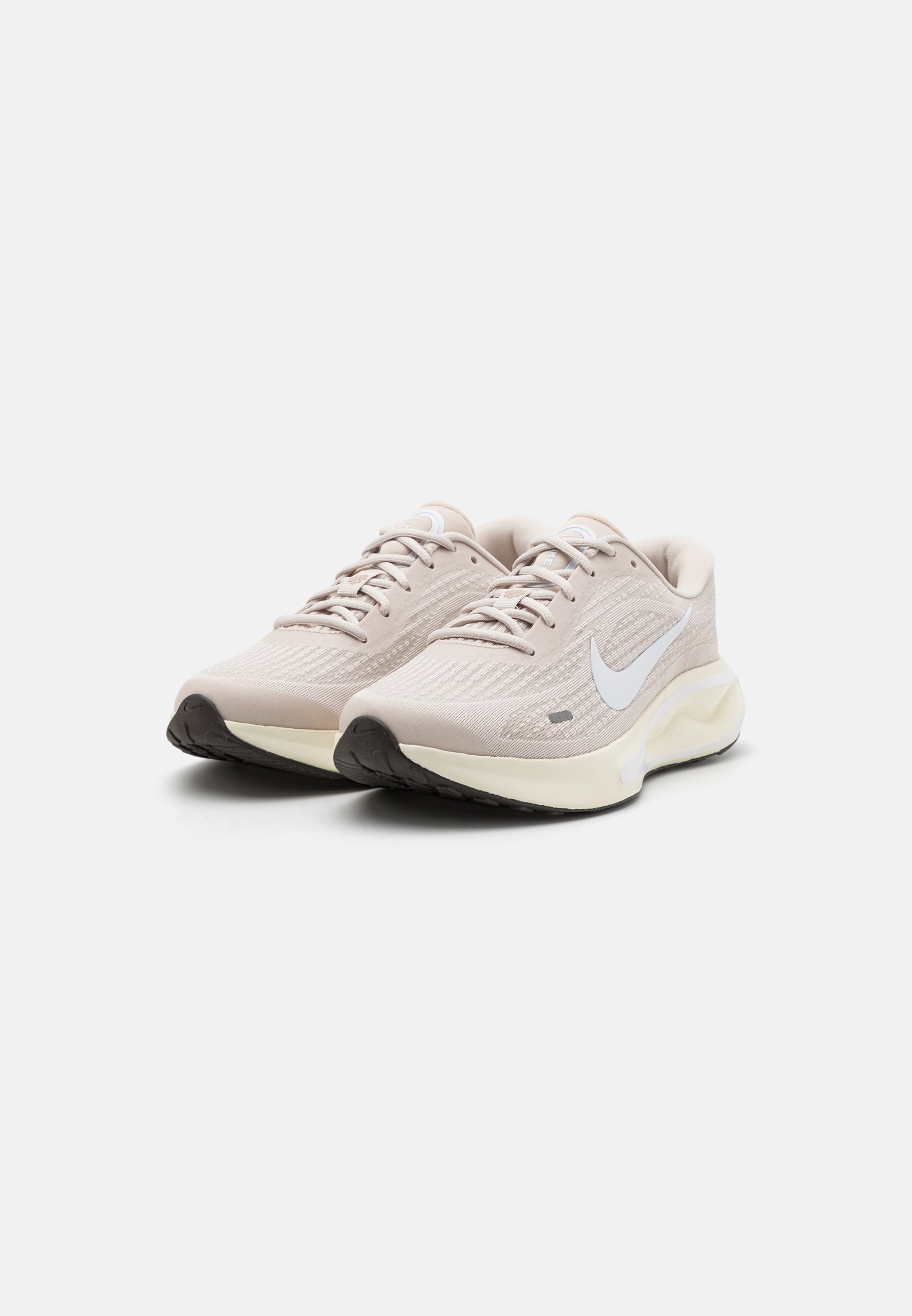 nike light running shoes