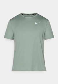 Unselected, clay green