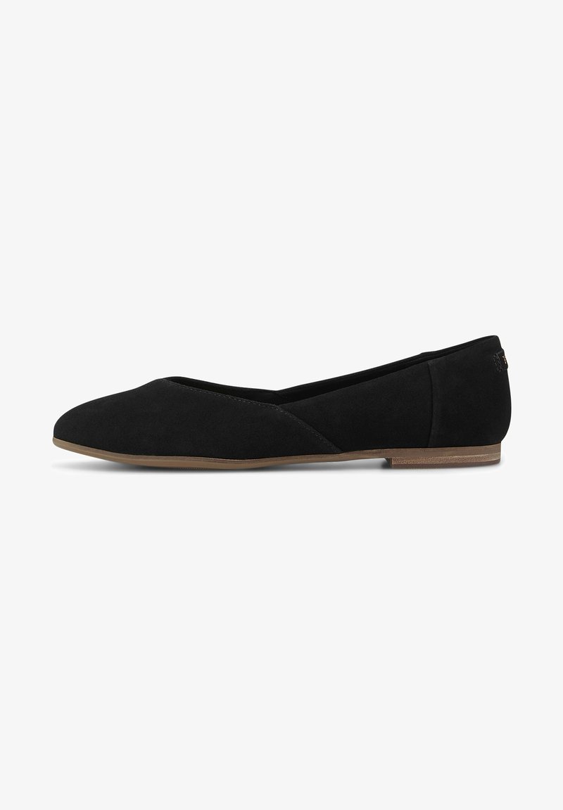 Ballerine en daim noir avec petit talon en bois, bout arrondi et simple couture décorative le long des côtés.