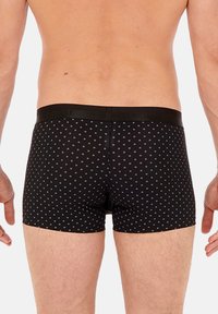 Boxer briefs neri con motivo a pois grigi. Vita elasticizzata con brand, vestibilità aderente e superficie liscia.
