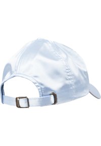 Lyseblå satinbaseballcap med buet skygge, justerbar bagrem og en glat tekstur. Minimalistisk design uden synlige logoer.