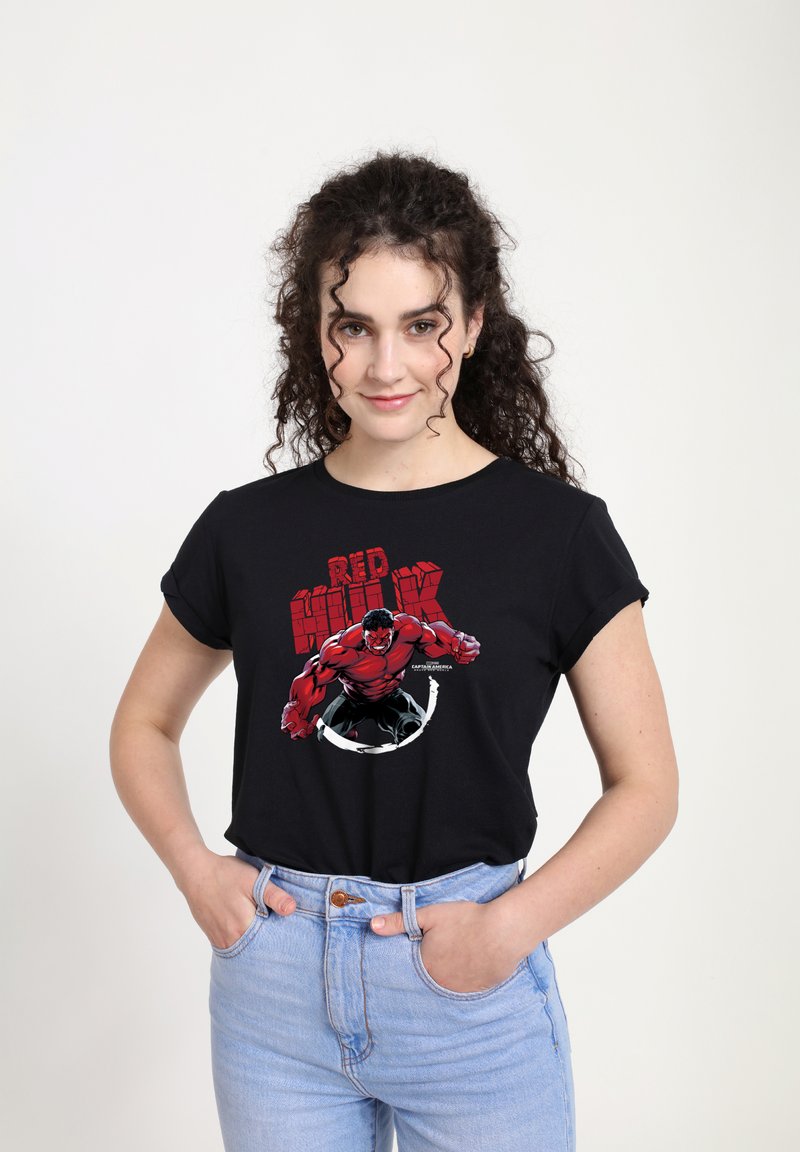 Černé tričko s červenou a černou grafikou postavy Red Hulk, s kulatým designem a ohrnutými rukávy.