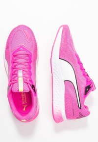 Puma Chaussures de running sur route - pink