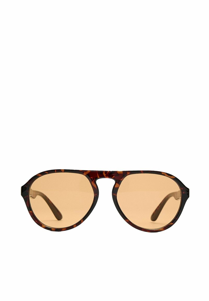 Stradivarius brown aviator-style sunglasses Stradivarius Stradivarius aviator sunglasses in brown  main image 3