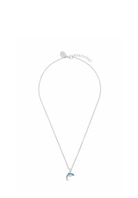 Collana in argento con pendente a forma di delfino blu. La catena presenta una texture delicata ed è regolabile per adattarsi al collo.