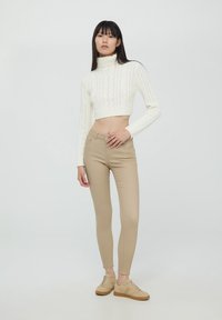 Terranova CROP DOLCEVITA CON TRECCE
 - Maglione - bianco lana