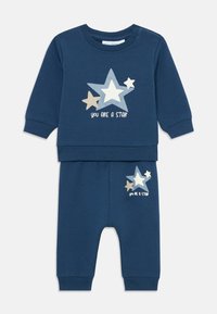 Atlasīts, dark blue