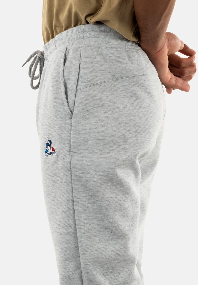 le coq sportif Pantalones deportivos gris