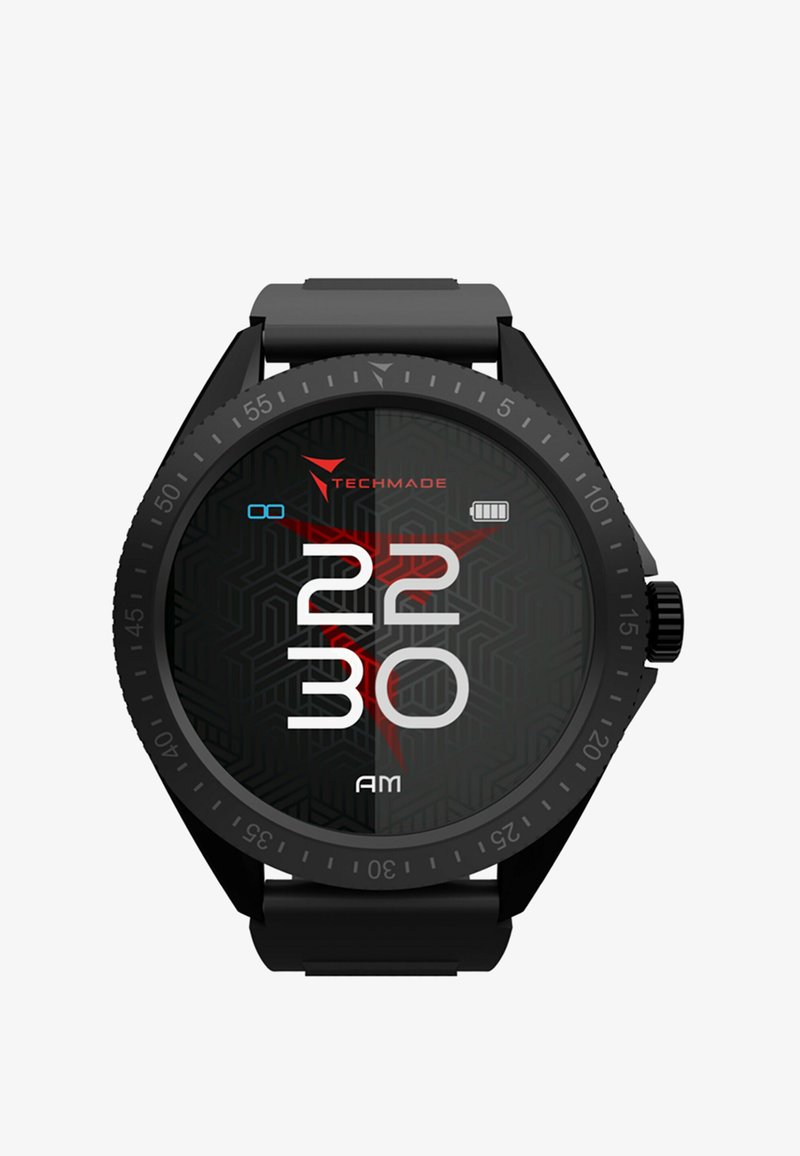 Zwarte smartwatch met ronde wijzerplaat, digitale weergave van de tijd en het batterijpictogram. Achtergrond met geometrisch patroon en een gestructureerde zwarte band.